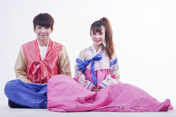 Khởi My nhí nhảnh diện Hanbok cùng với La Thăng  2