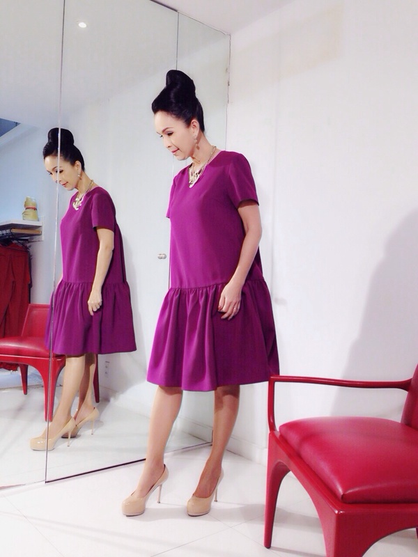 Ngọc Trinh, Angela Phương Trinh khoe đường cong khi cùng thử trang phục 10