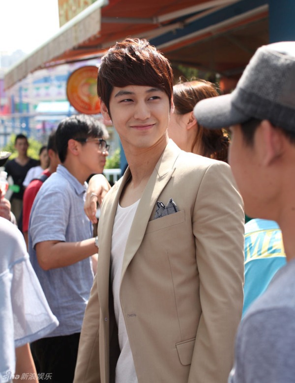 Kim Bum làm "trai đẹp lạnh lùng" vì Dương Mịch 8