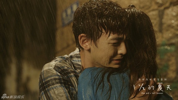 Nichkhun ôm tình nhân màn ảnh khóc ròng trong mưa 1