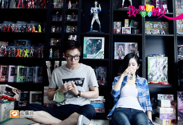 "Mất t&iacute;ch" ở "Thần đi&ecirc;u 2014", U&ocirc;ng Đ&ocirc;ng Th&agrave;nh lộ diện mạo trai qu&ecirc; 9