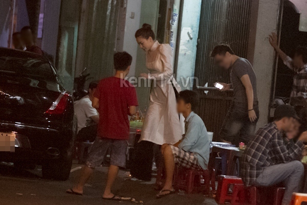 H&agrave; Hồ bị fan bao v&acirc;y khắp nơi 13
