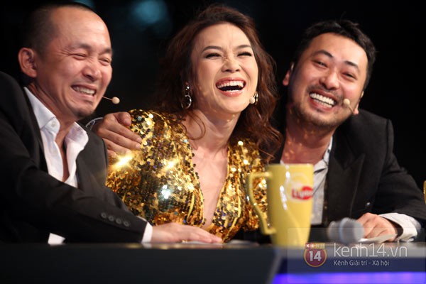Ya Suy trở th&agrave;nh Qu&aacute;n qu&acirc;n Vietnam Idol 2012 9