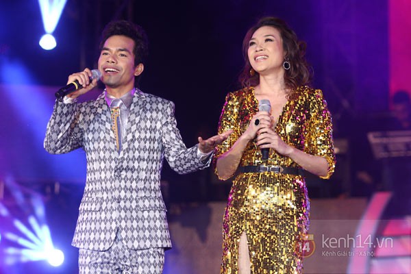 Ya Suy trở th&agrave;nh Qu&aacute;n qu&acirc;n Vietnam Idol 2012 16