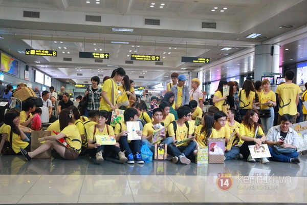 Clip: T-ara vất vả vượt vòng vây fan Việt về khách sạn 37