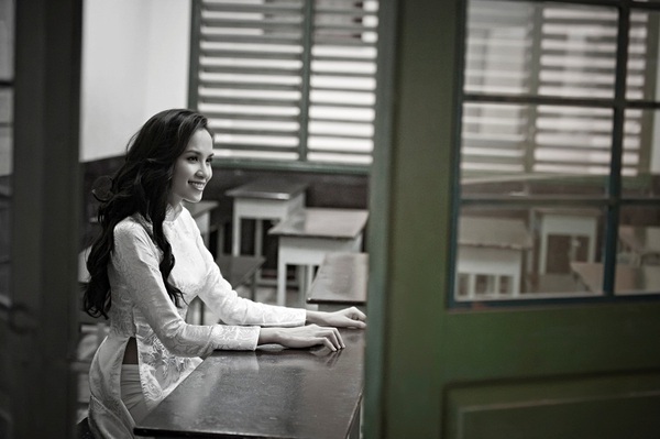 Diễm Hương tung bộ ảnh về thăm trường xưa 13