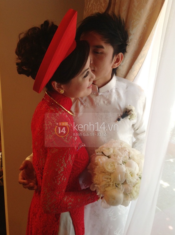 Đan Trường ngượng ngùng hôn cô dâu Thủy Tiên trong đám cưới 7