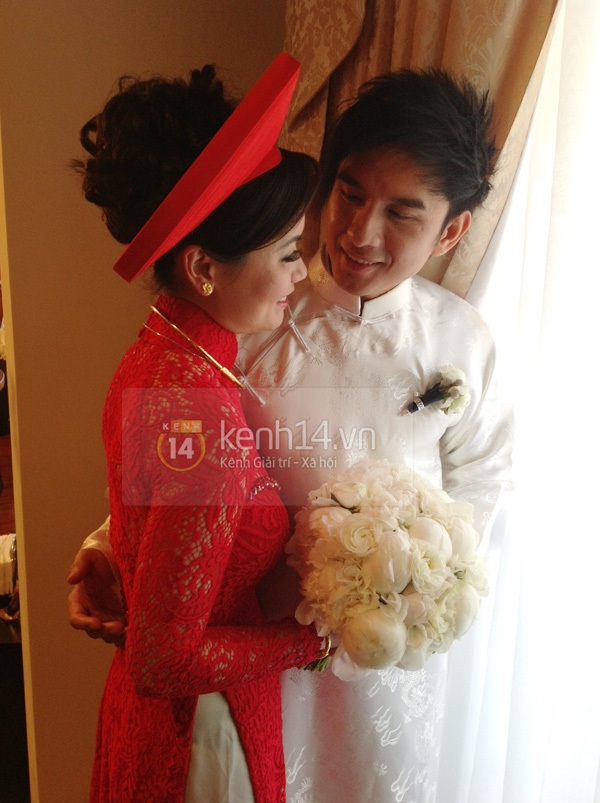 Đan Trường ngượng ngùng hôn cô dâu Thủy Tiên trong đám cưới 8