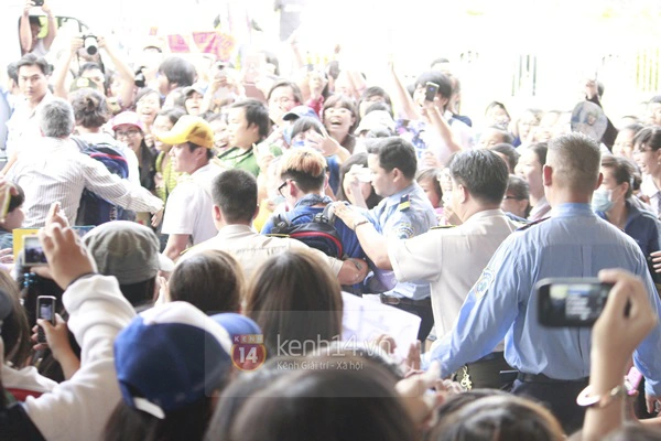 Eunhyuk và dàn sao Hàn trở lại Sài Gòn tiếp tục ghi hình 8
