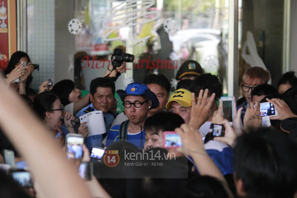 Eunhyuk và dàn sao Hàn trở lại Sài Gòn tiếp tục ghi hình 4