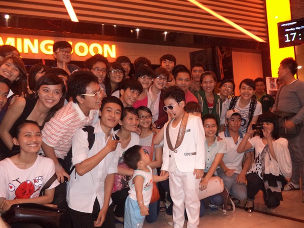 Fan Việt cuồng nhiệt giao lưu với "Psy nhí" 3