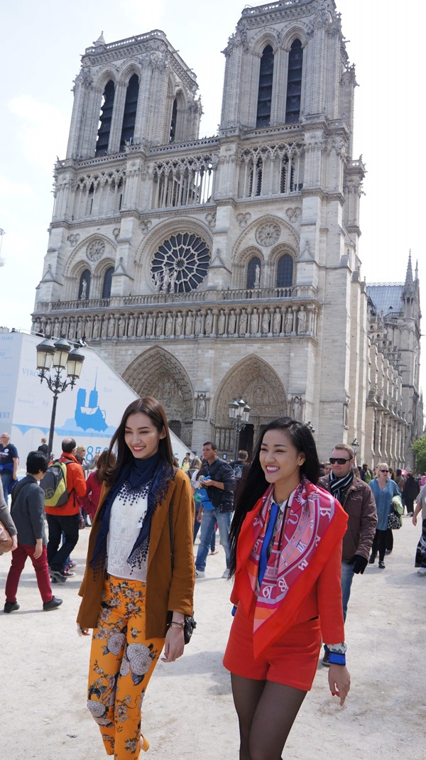 Dàn sao Việt nhí nhảnh ở Paris 11