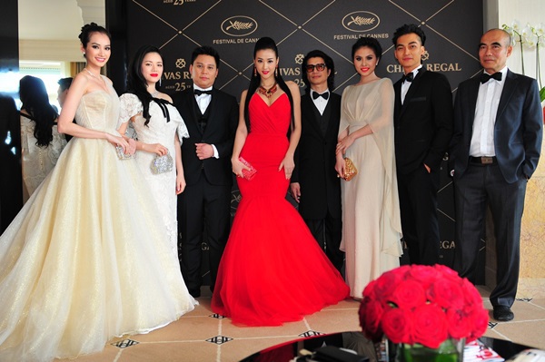 Dàn sao Việt xúng xính chuẩn bị cho thảm đỏ Cannes 22