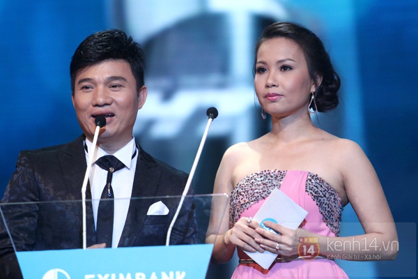 Hồ Trung Dũng bất ngờ "vượt mặt" Noo Phước Thịnh tại "HTV Award 2013" 2