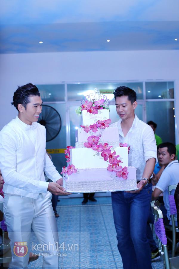 Hoa hậu Diễm Hương tổ chức sinh nhật hoành tráng 3