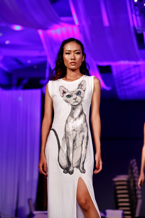 Xuân Lan vác bụng bầu làm đạo diễn catwalk 11