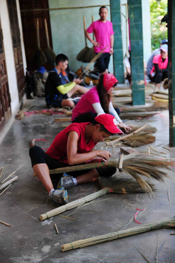 Linh Chi bị ném đá trong "Cuộc đua kỳ thú" vì phát ngôn vô lễ 9