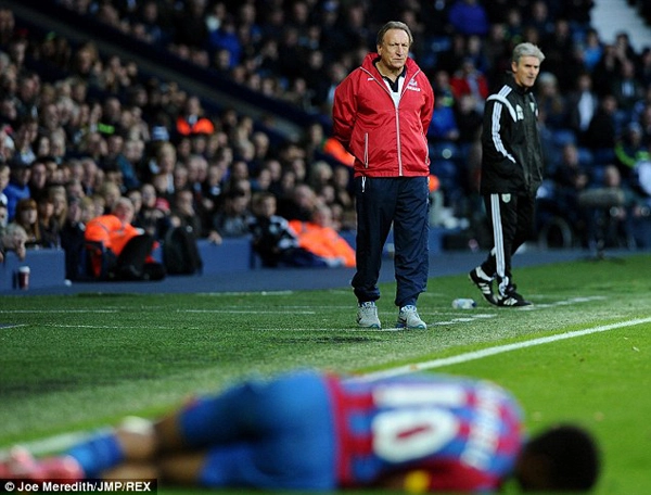 Bí quyết và những "tiểu xảo" phòng ngự của 20 đội bóng tại Premier League 15