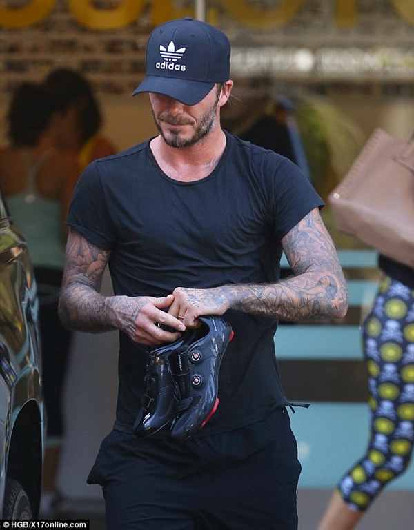 David Beckham mồ hôi nhễ nhại bước ra khỏi phòng tập gym 3