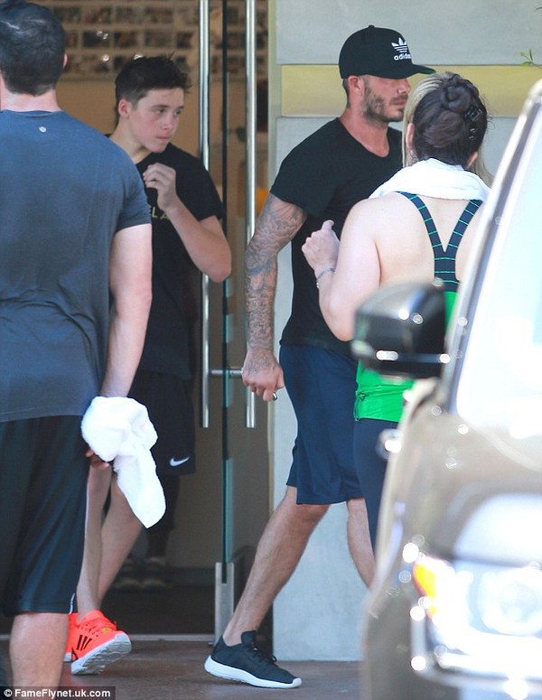 David Beckham mồ hôi nhễ nhại bước ra khỏi phòng tập gym 5