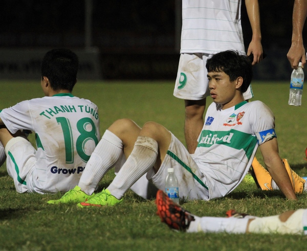 U19 HAGL “cắn răng” chịu đau như thế nào? 15