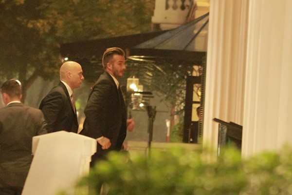 David Beckham c&ugrave;ng đo&agrave;n vệ sĩ "đ&oacute;ng qu&acirc;n" tại kh&aacute;ch sạn Metropole, H&agrave; Nội 2