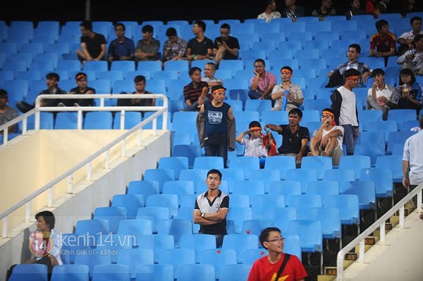Sân Mỹ Đình vắng vẻ trong ngày thi đấu thứ 2 của tuyển Việt Nam 2