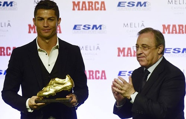 Hài hước: "Chiếc Giày Vàng" làm Ronaldo không thể tập trung thi đấu 2