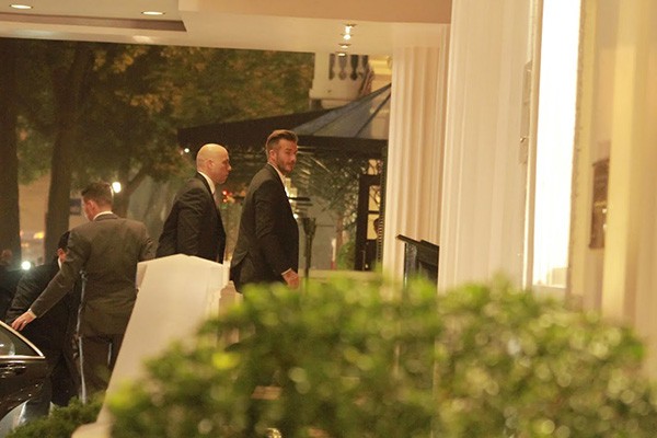 David Beckham c&ugrave;ng đo&agrave;n vệ sĩ "đ&oacute;ng qu&acirc;n" tại kh&aacute;ch sạn Metropole, H&agrave; Nội 3