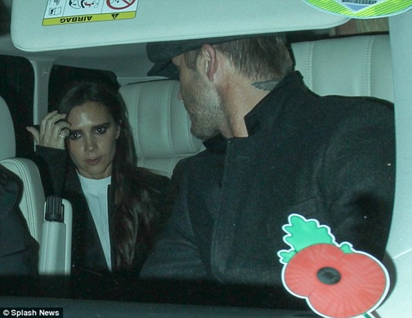 Vợ chồng Beckham mặc &aacute;o kho&aacute;c đ&ocirc;i đi dự tiệc 6
