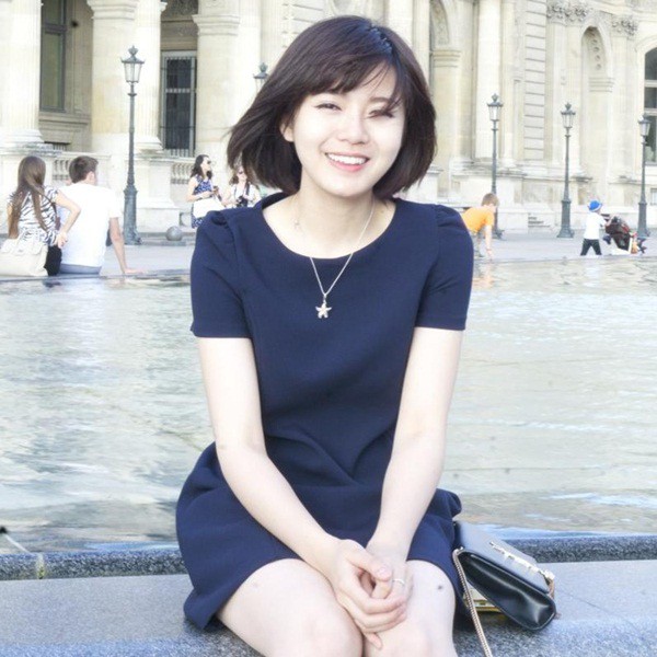 4 CĐV nữ Việt Nam xinh chẳng kém Á hậu Huyền My 1