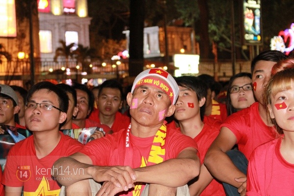 Fan Sài Gòn cũng suy sụp vì thất bại của đội nhà 2