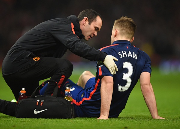 Bản tin tối 19/12: Luke Shaw trở lại, Van Gaal mừng "như bắt được vàng" 2