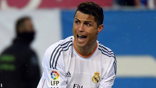 Ronaldo lại nhận điểm trừ vì tỏ thái độ với Gareth Bale 1