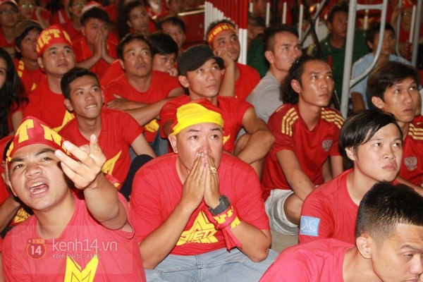 Fan Sài Gòn cũng suy sụp vì thất bại của đội nhà 3