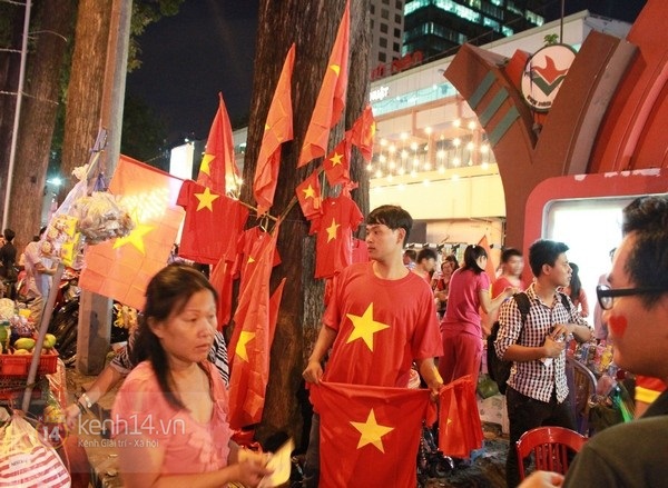 Có một “chảo lửa” Mỹ Đình giữa lòng Sài Gòn 4