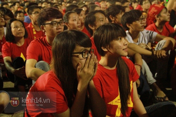 Fan Sài Gòn cũng suy sụp vì thất bại của đội nhà 4