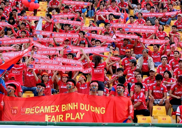 Đông Nhi, Noo Phước Thịnh "đốt cháy" lễ khai mạc V-League 2015  6