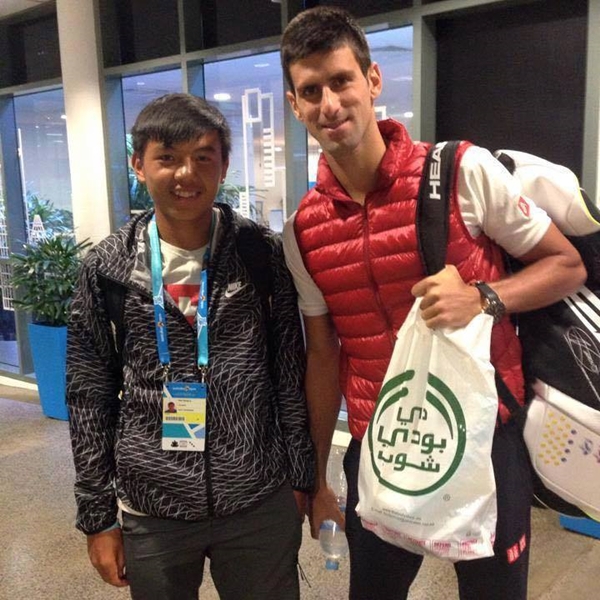 Lý Hoàng Nam khoe ảnh chụp cùng Novak Djokovic 1