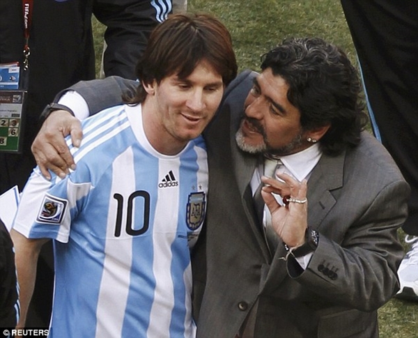 Maradona: "Cả Messi và Ronaldo đều không xứng đáng giành Quả bóng vàng" 2