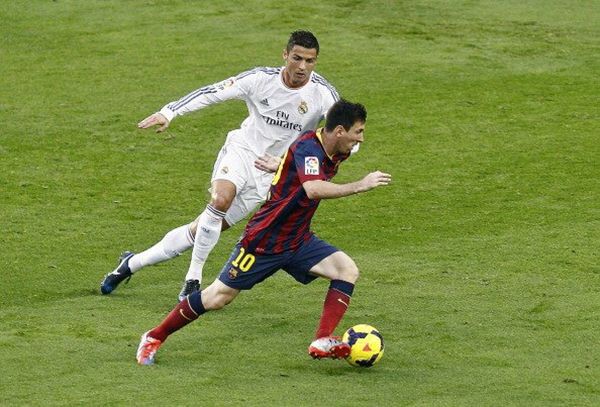 Ronaldo và Messi, ai xuất sắc hơn kể từ đầu mùa giải? 1