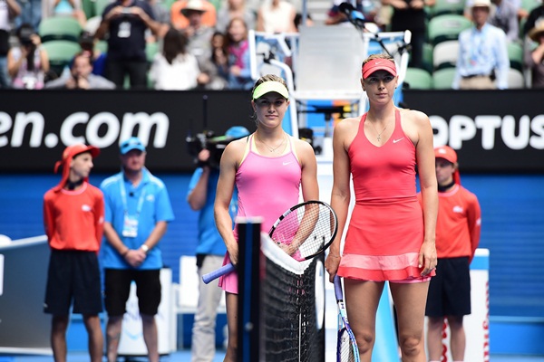 Sharapova dễ dàng hạ Bouchard trong "trận đấu mỹ nhân" tại Úc mở rộng 1