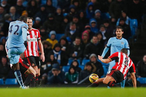 Man City 3-2 Sunderland: Thót tim vì người cũ 1