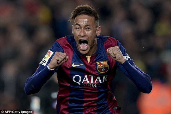 Chân phải rướm máu, Neymar vẫn tung hoành trong chiến thắng của Barcelona 4