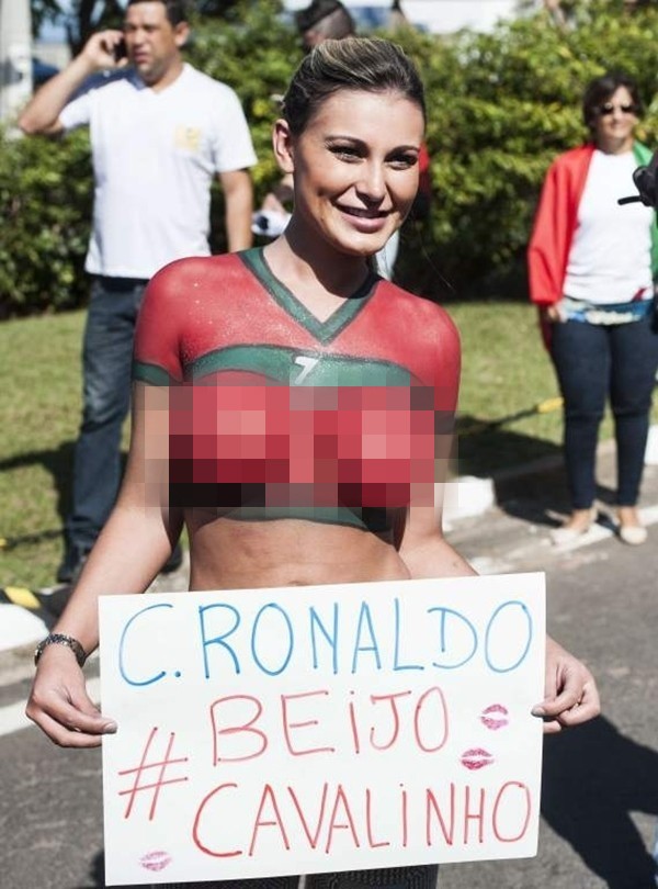 Ronaldo qua lại với những ai trong thời gian yêu Irina Shayk? 5