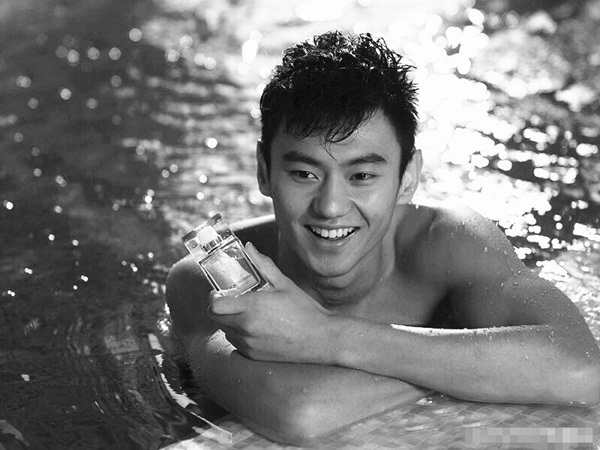 Hot boy bơi lội Ninh Trạch Đào khoe thân trên bìa tạp chí Sports Illustrated 7