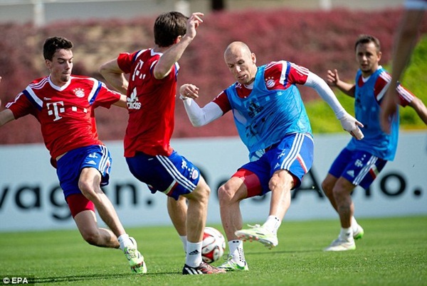 Robben chấn thương v&igrave; bị... c&aacute; sấu cắn? 3