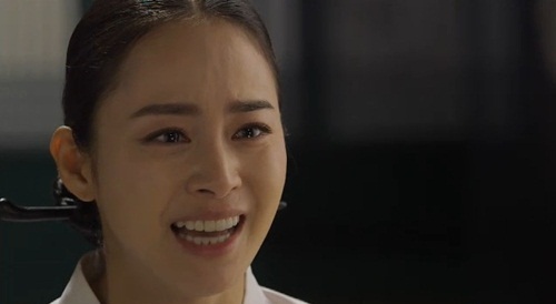 Jang Ok Jung (Kim Tae Hee) cầu xin được truất ngôi 2