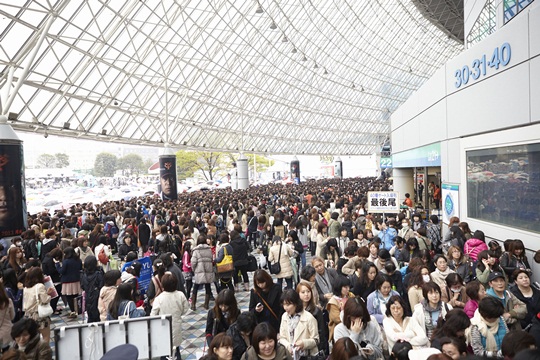 3 đêm diễn lịch sử của JYJ tại "thánh đường" Tokyo Dome 4