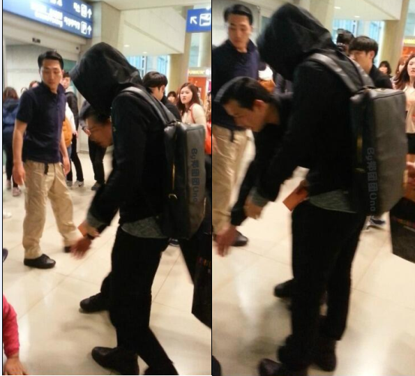 Jaejoong khó chịu vì fan cuồng xô ngã cụ già tại sân bay 1